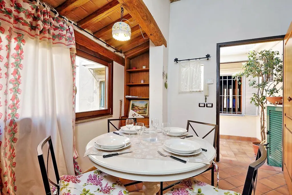 Lungaretta 2 Apartment Rome